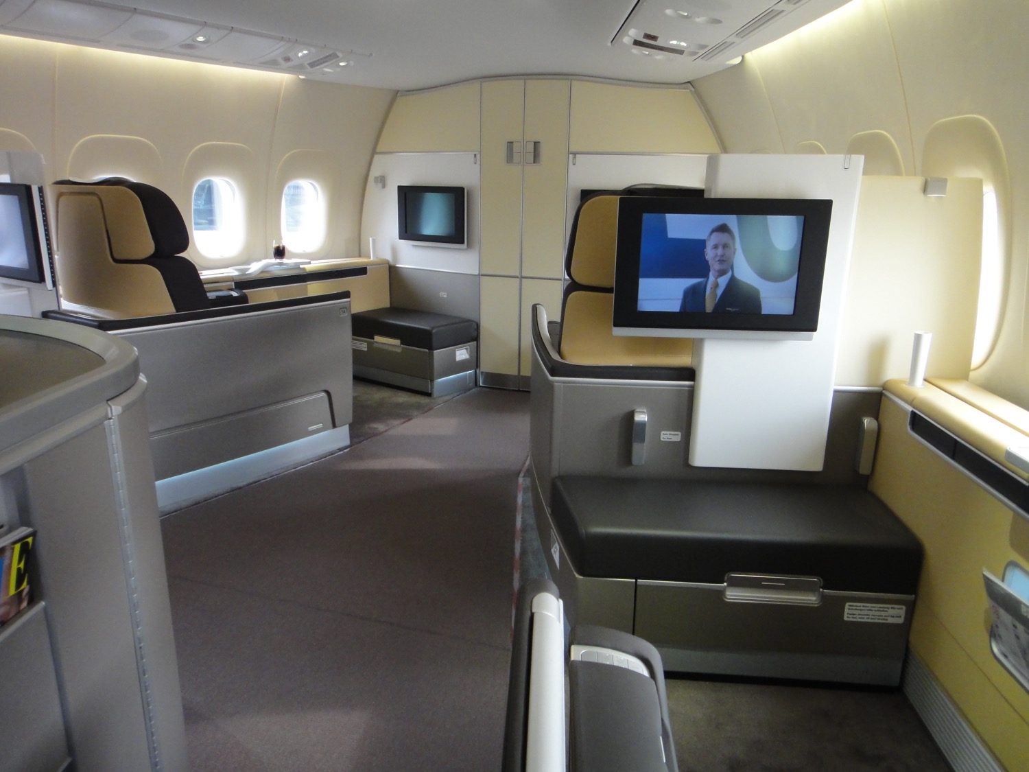 Review Lufthansa Neue First Class In Der Boeing 747 8 Iad Fra