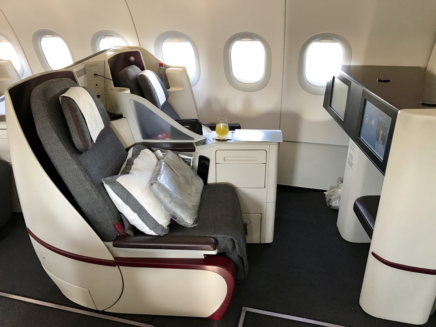 Review: Qatar Airways A320 Business Class (Lieflat)