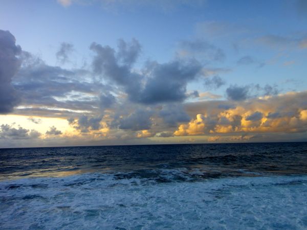 Natur, draußen, Himmel, Wasser, Horizont, Ruhig, Meer, Strand, Wasserwelle, Gewässer, Tide, Abendrot, Abenddämmerung, Wolken, Küste, Sonnenaufgang, Sonnenuntergang, Wolkig, Landschaft, Welle, Wolke