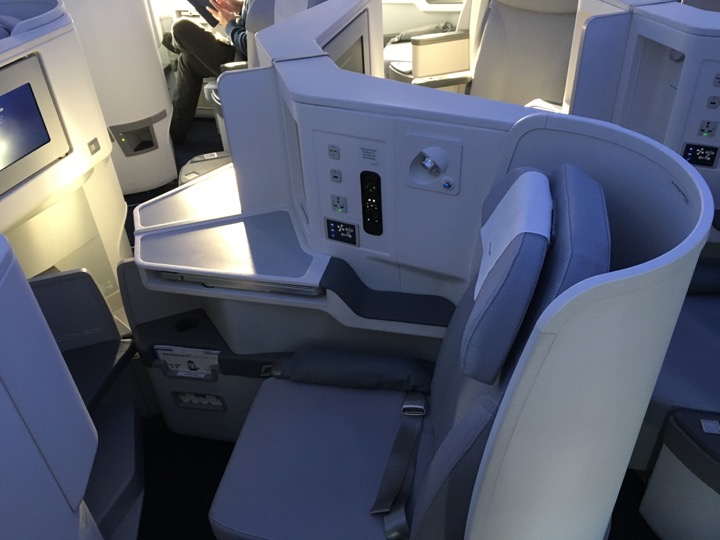 Short review of the newest baby in the Finnair fleet - A350 familiarization  flights- business Class