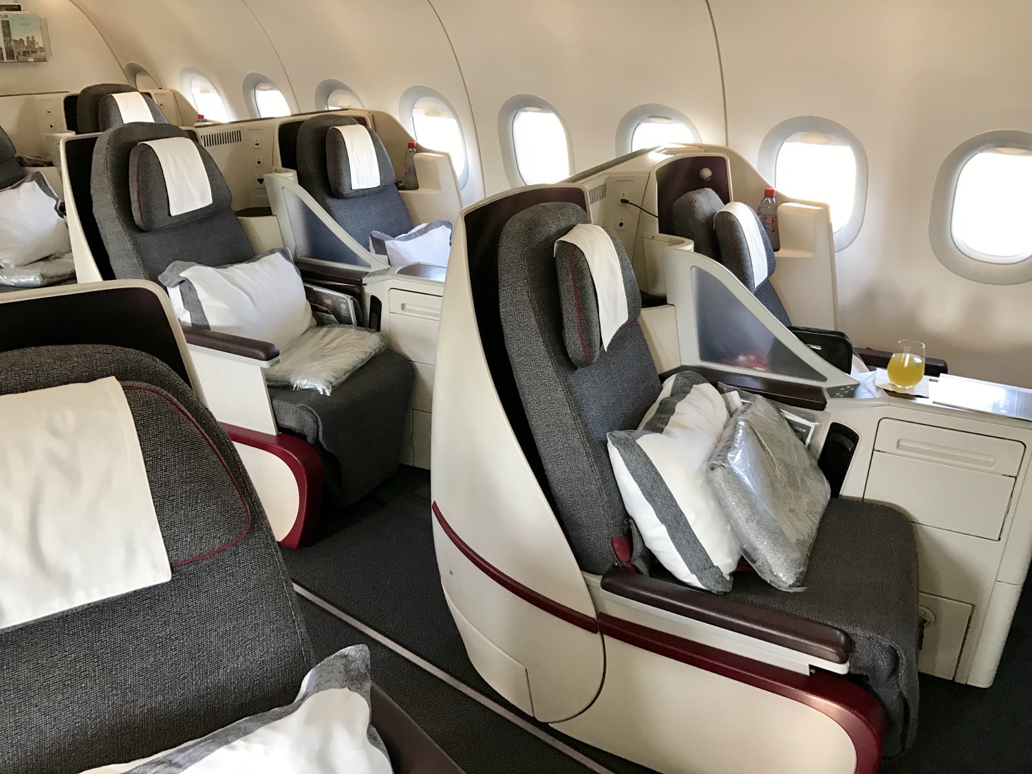 Qatar_A320_business_Class_LieFlat_ - 11 - Sven blogt...