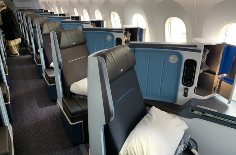 Short review of the newest baby in the Finnair fleet - A350 familiarization  flights- business Class