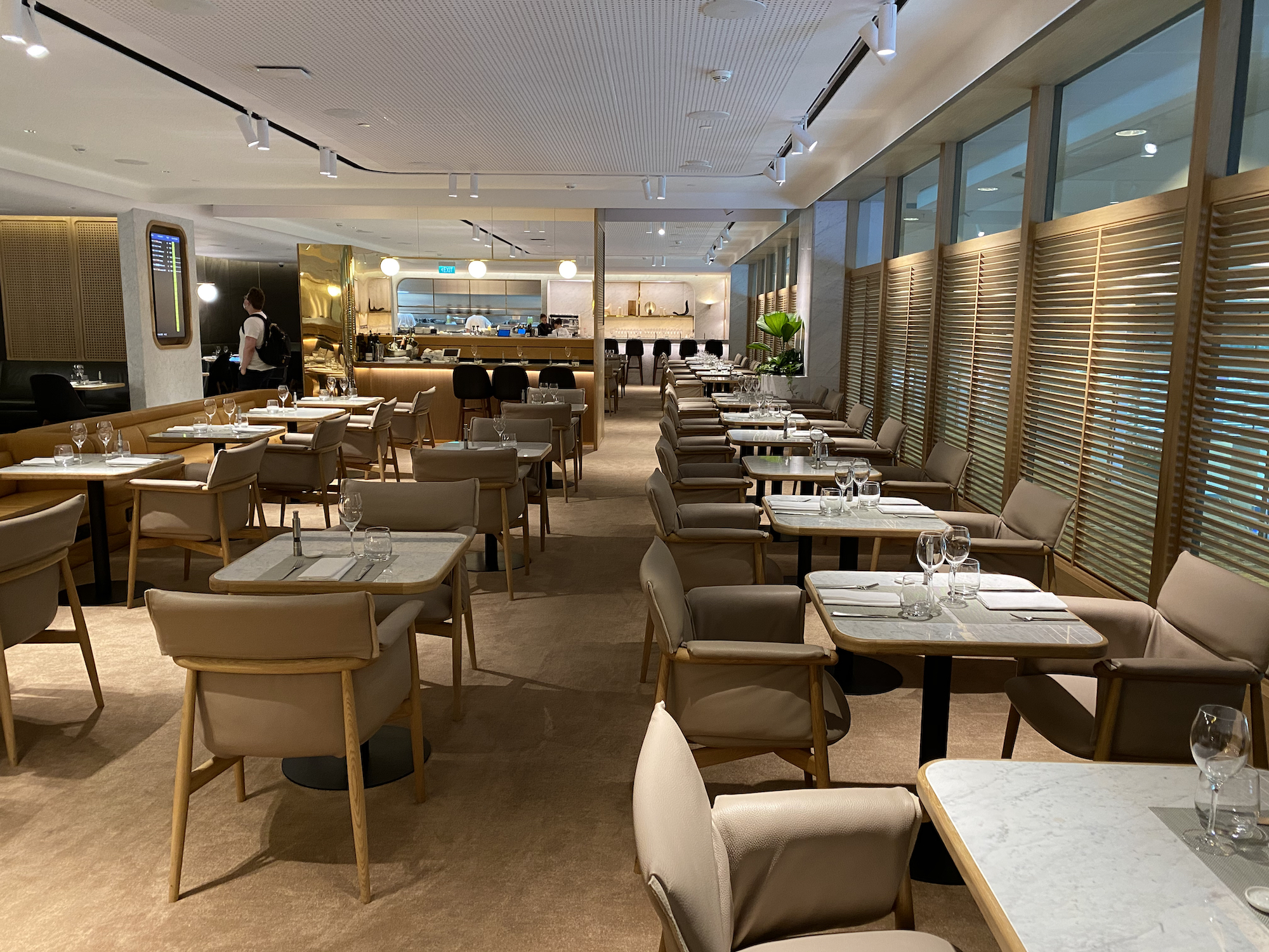 Qantas Singapore First Class Lounge - Restaurantbereich
