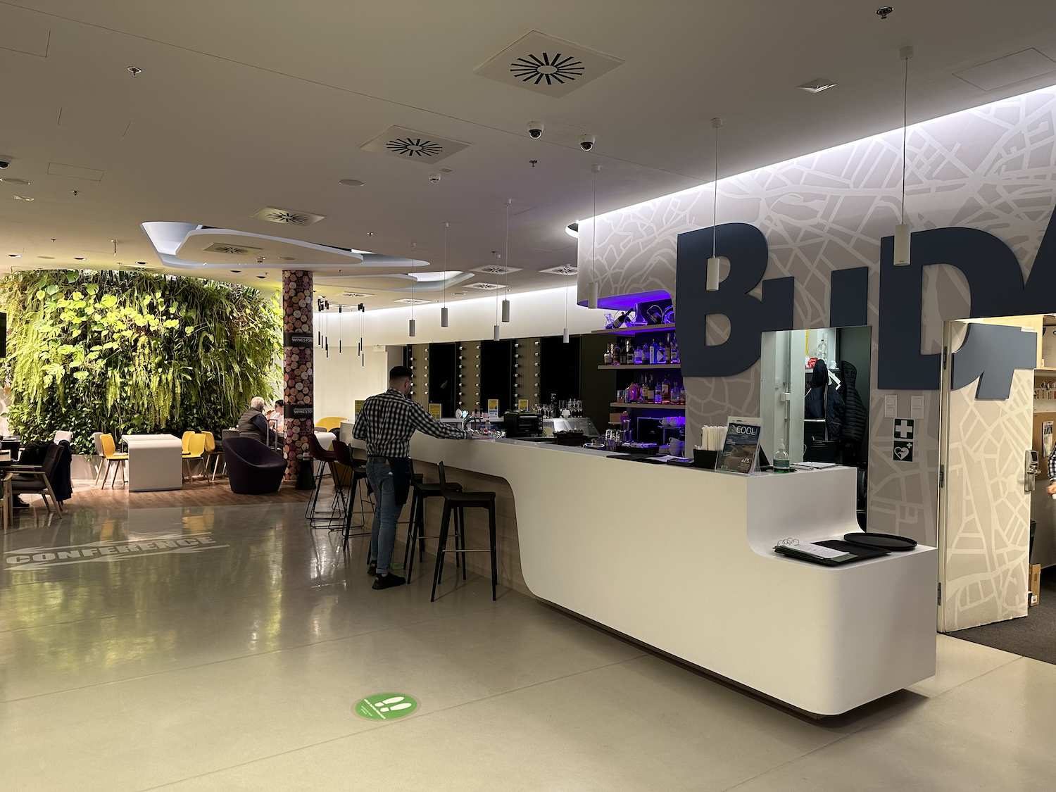 Ibis Style Budapest Airport Bar