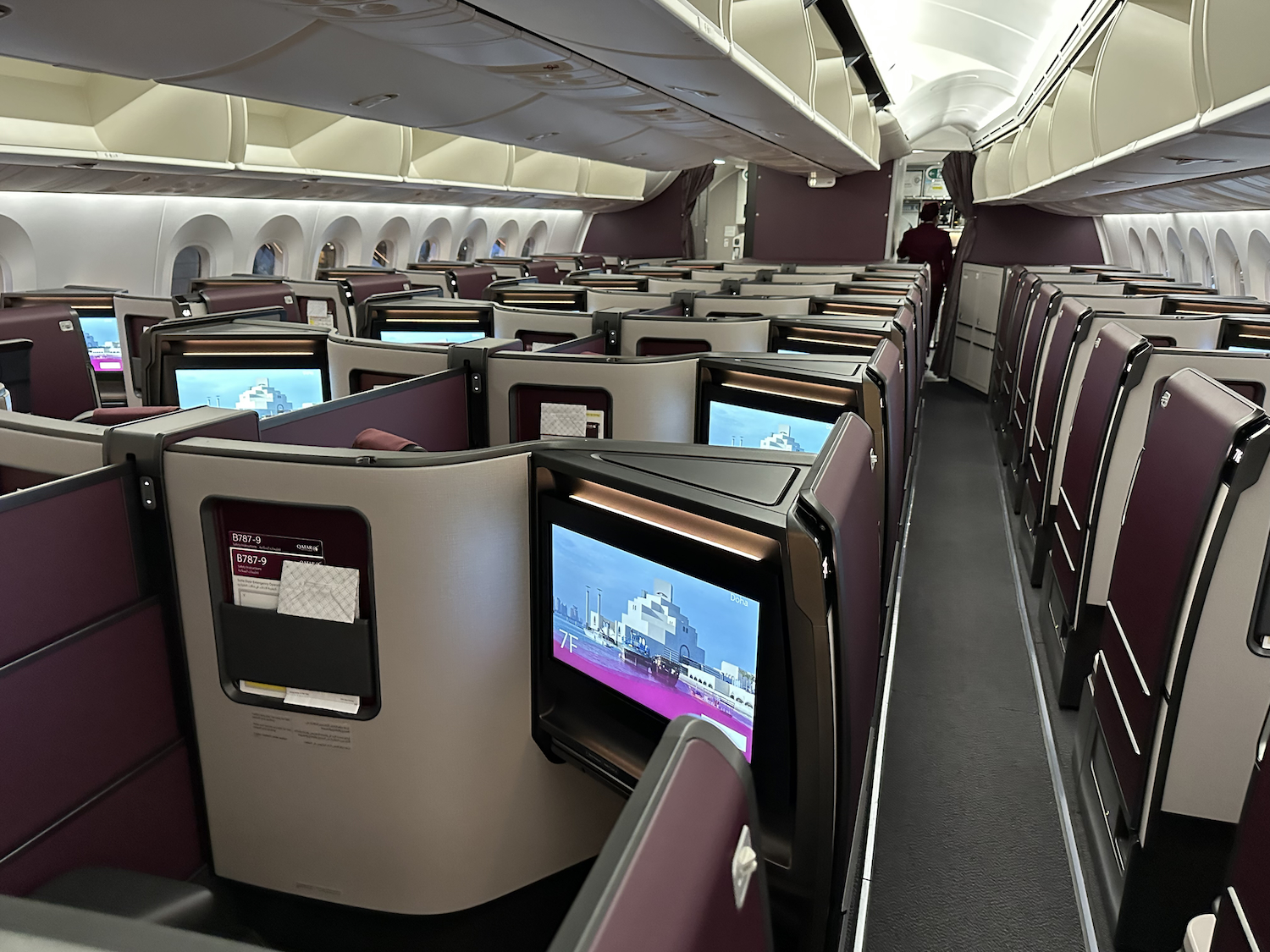 Qatar Airways 787-9 Business Class Suite