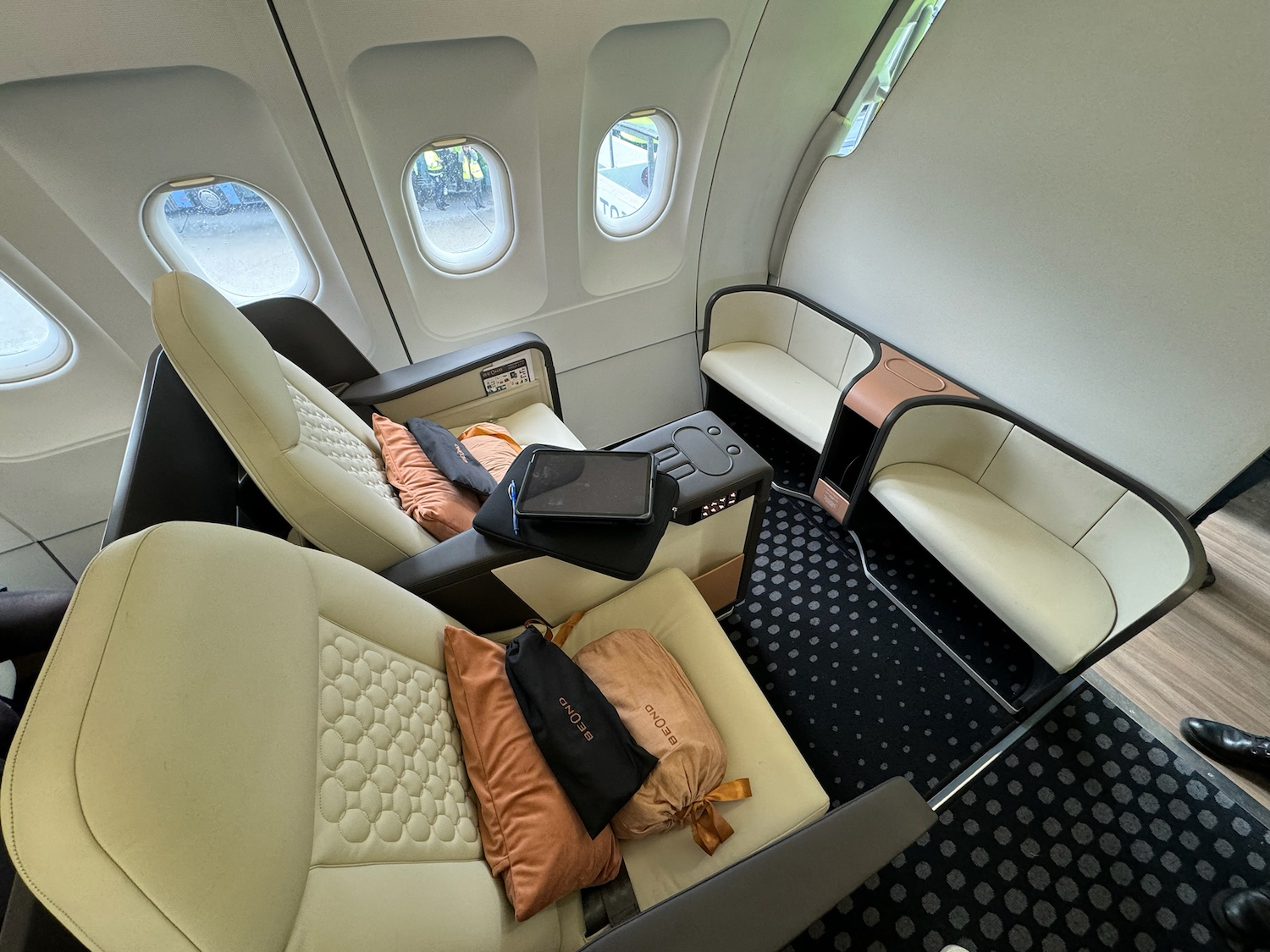 beond airlines cabin all business seat