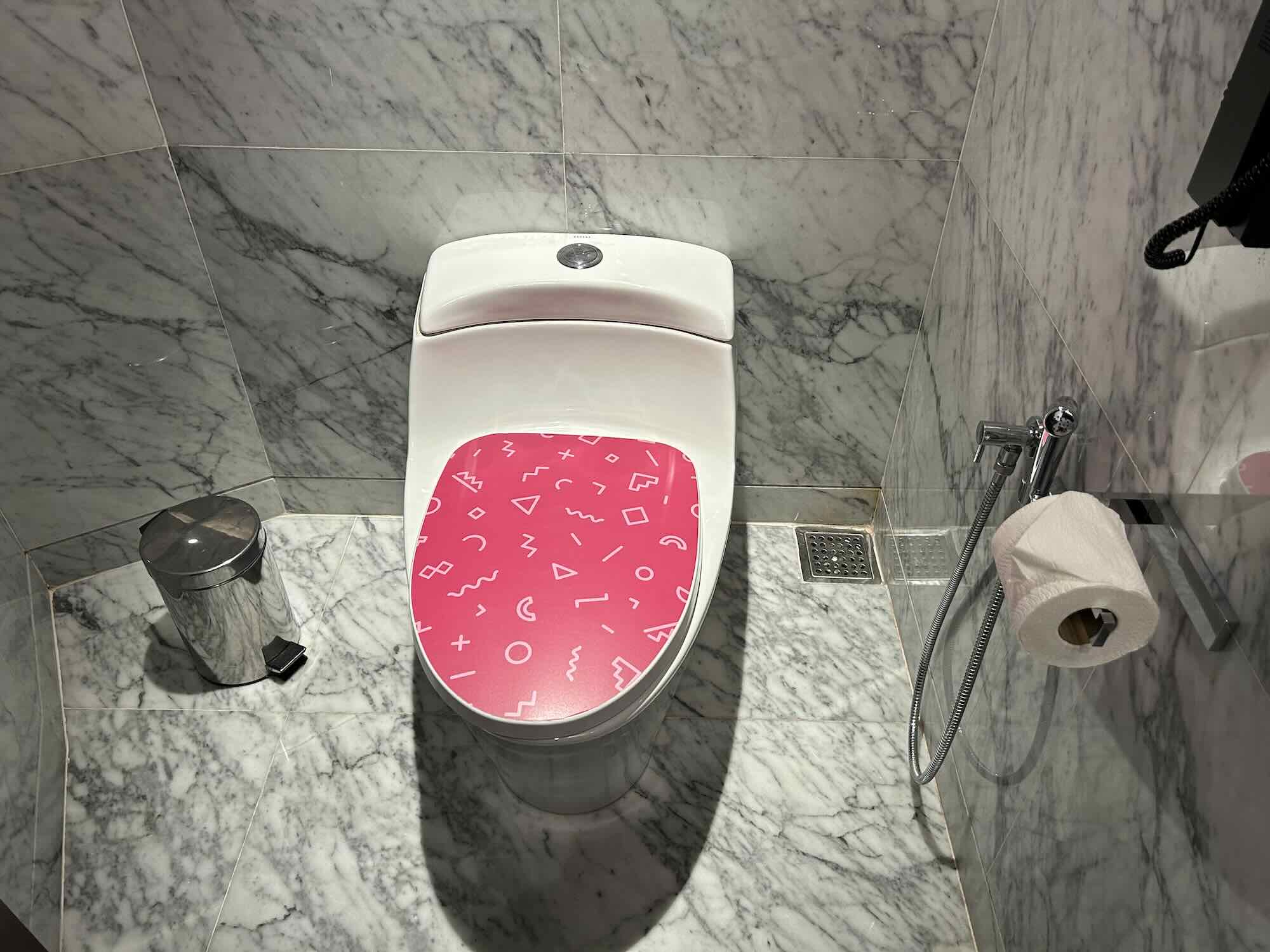 Installationszubehör, Im Haus, Badezimmer, Wand, Badezimmerzubehör, Toilette