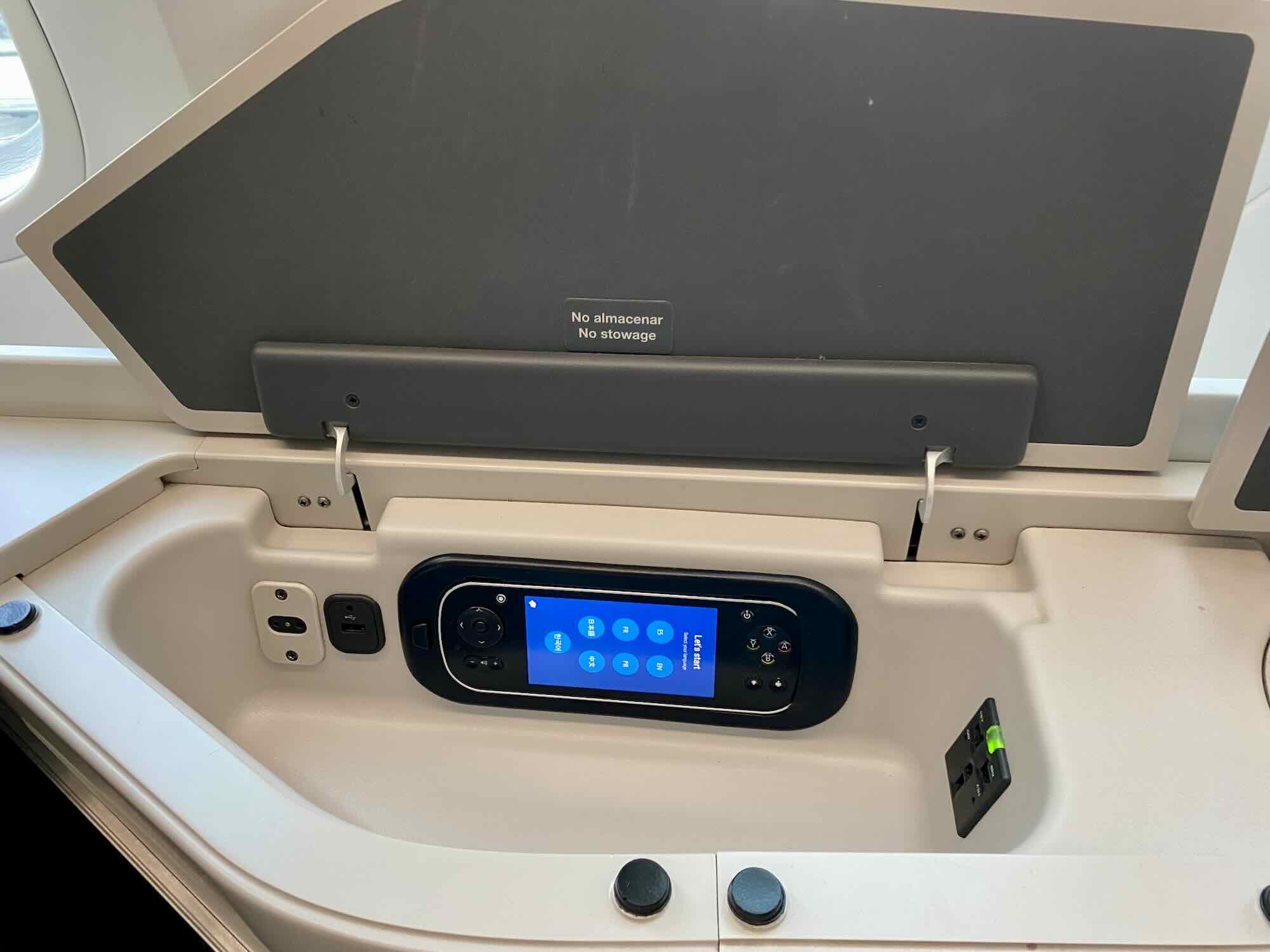 Aeromexico 789 Business Class seat