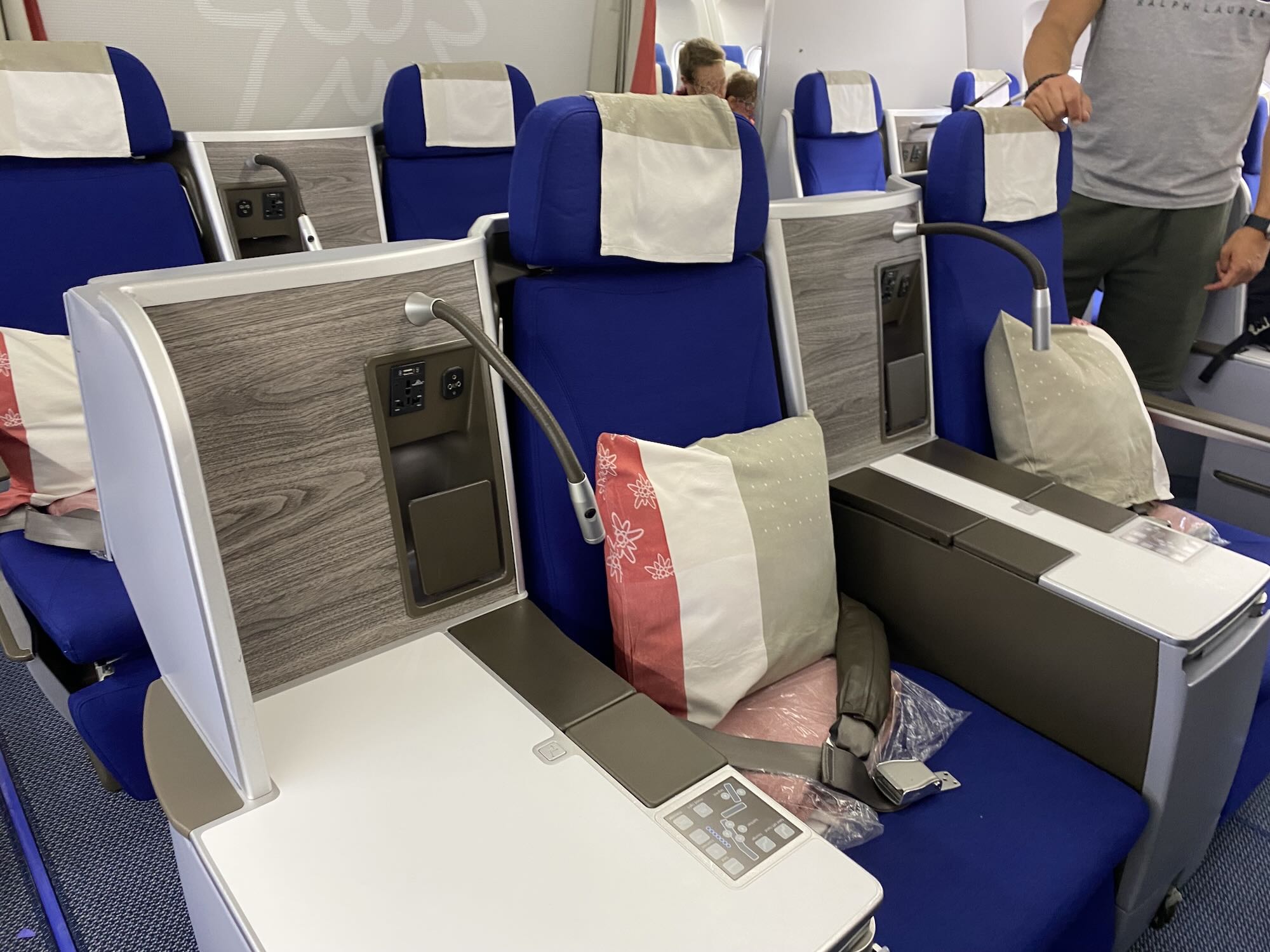 Edelweiss Business Class A340