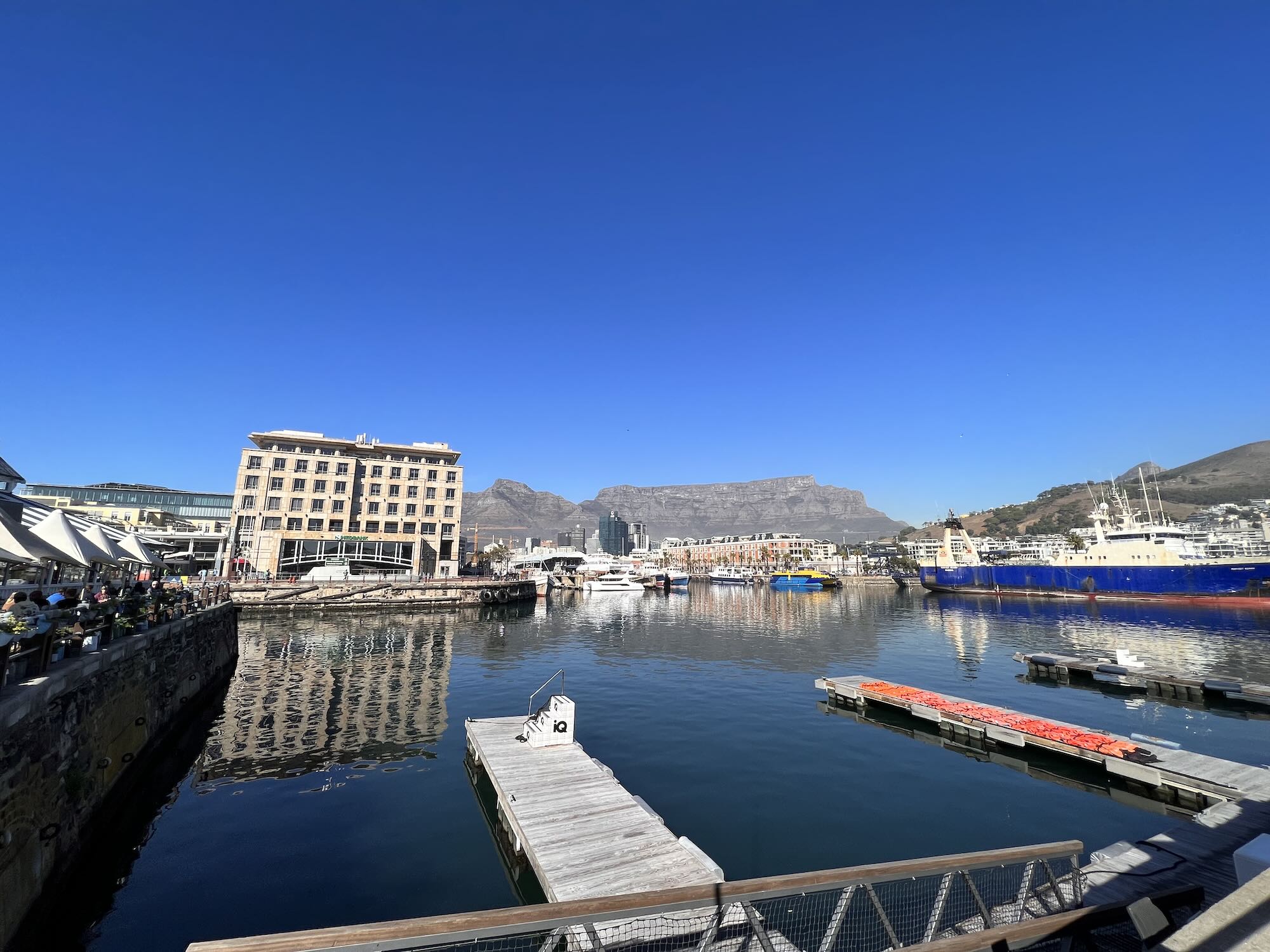 draußen, Wasser, Himmel, Boot, Gebäude, See, Schiff, Wasserfahrzeug, Hafen, Kanal, Berg, Angedockt, Stadt, Dock, Landschaft, Reise