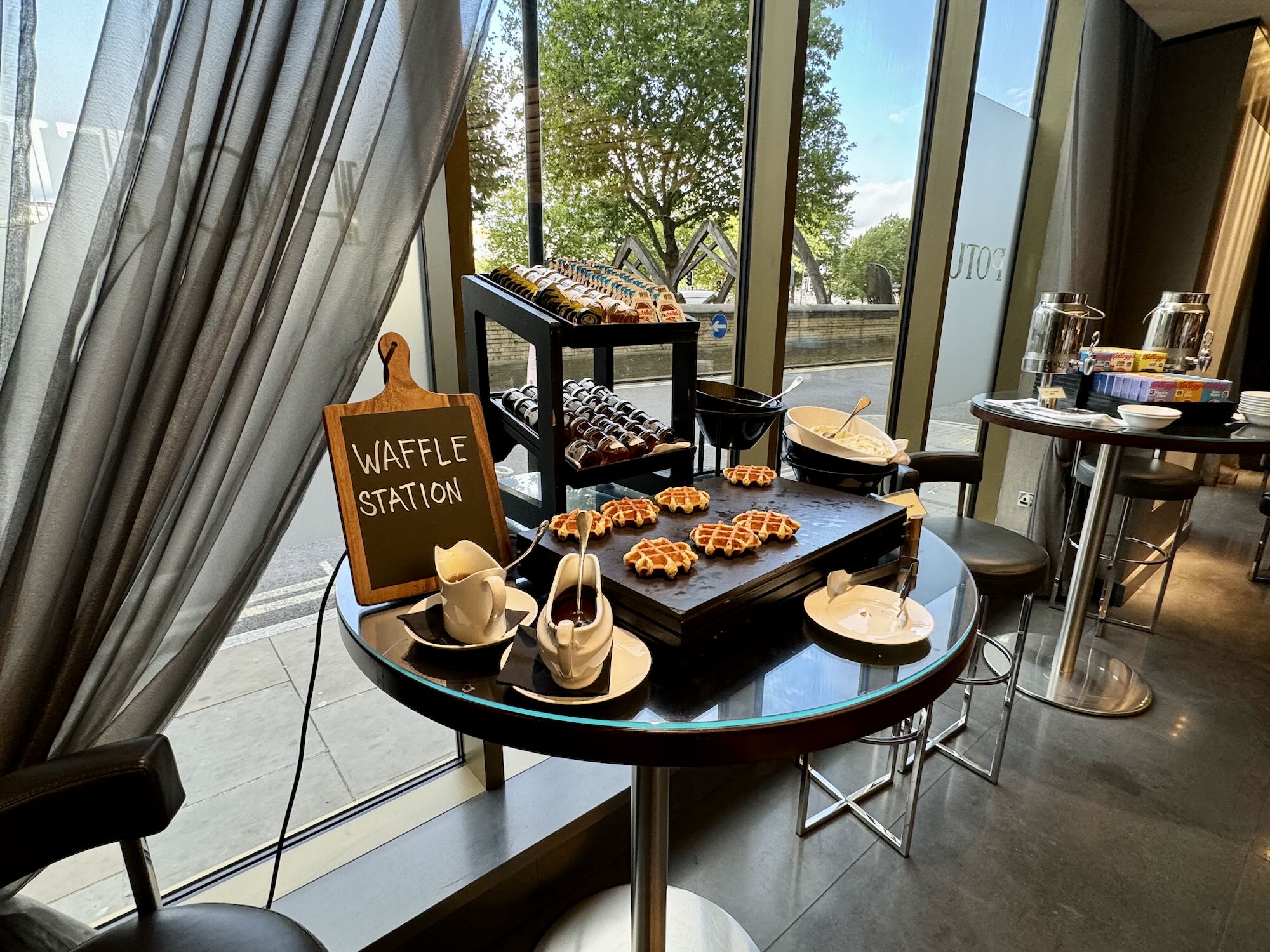 Hyatt Regency London Albert Embankment breakfast bufet