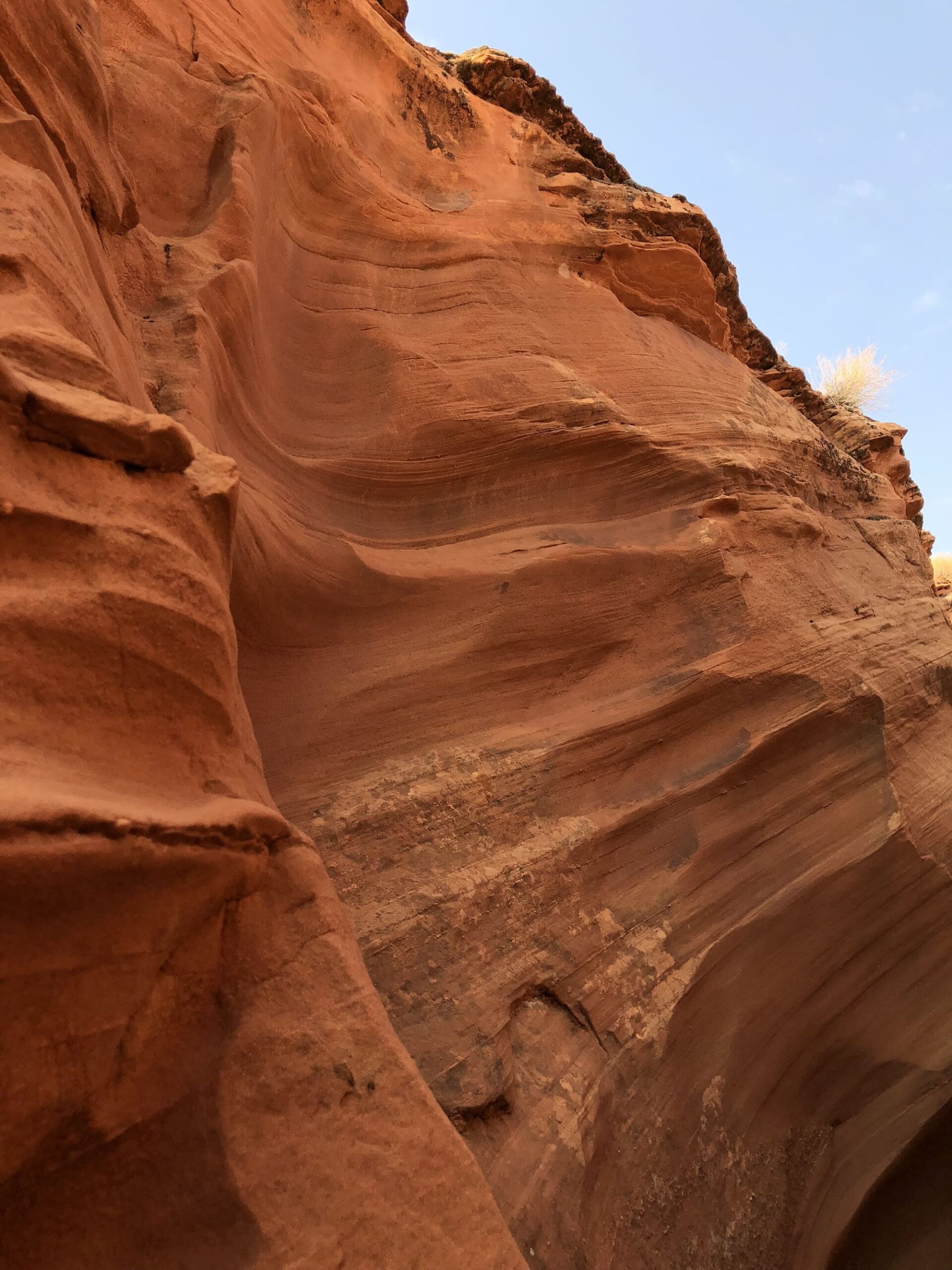 Natur, draußen, Geologie, Formgestaltung, Himmel, Erosion, Brachland, Berg, Stein, Erosionskrater, Intrusion, Felsvorsprung, Wadi, Steilhang, Grundgestein, Schlucht, Dyke, Wüste, Gelände, Landschaft