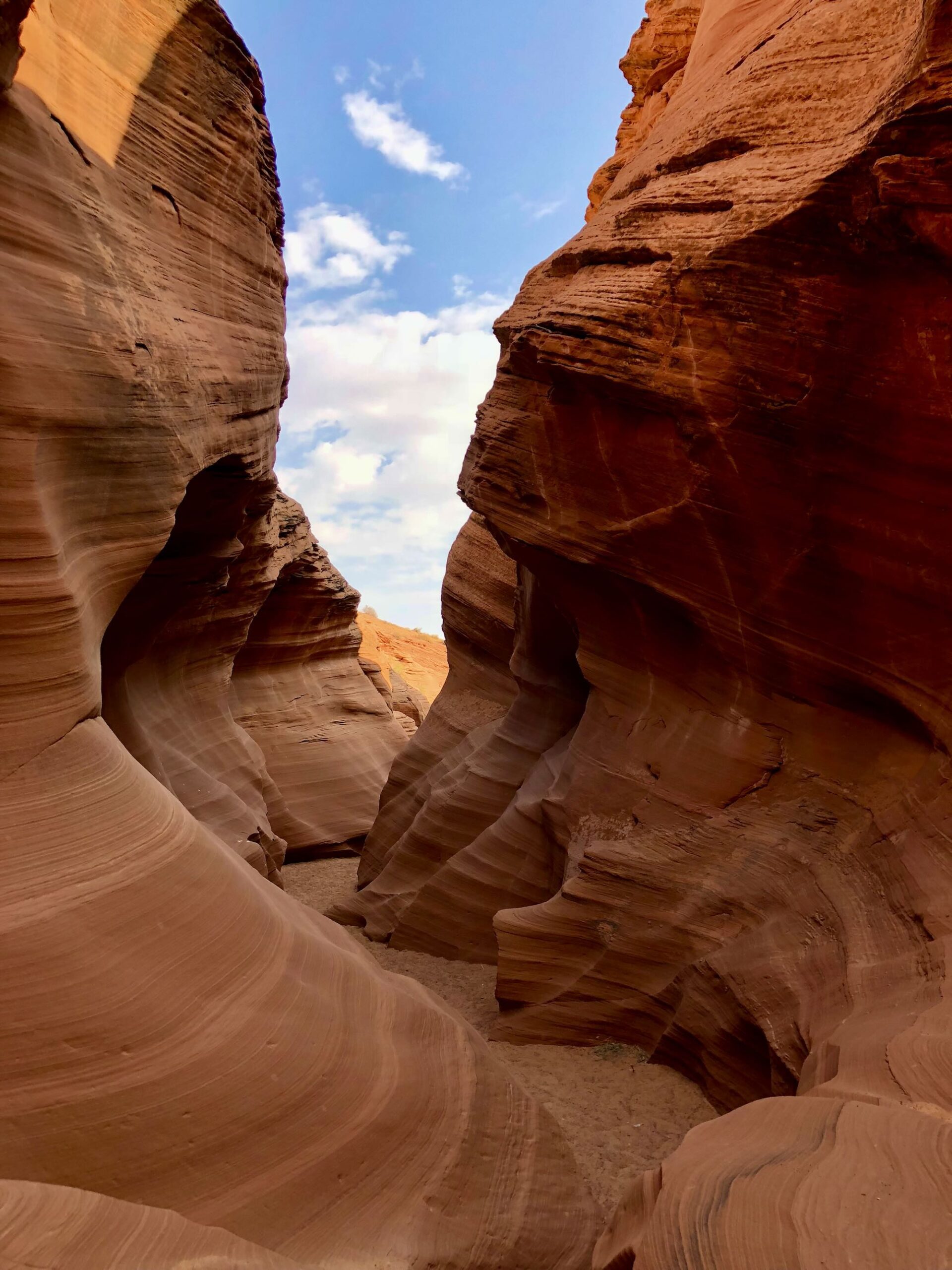 Antelope Canyon Arizona Natur, draußen, Himmel, Formgestaltung, Schlucht, Geologie, Erosion, Wolke, Brachland, Stein, Engpässe, Steilhang, Intrusion, Wadi, Berg, Landschaft, Wüste, Gelände