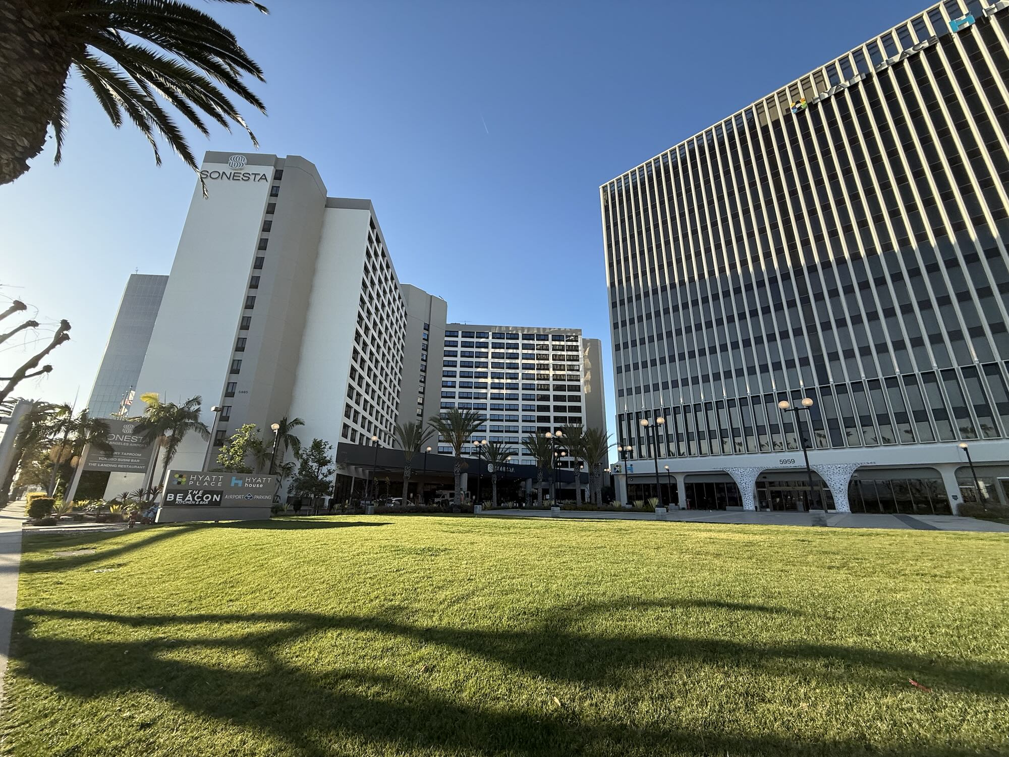 Hyatt House Lax, Gebäude