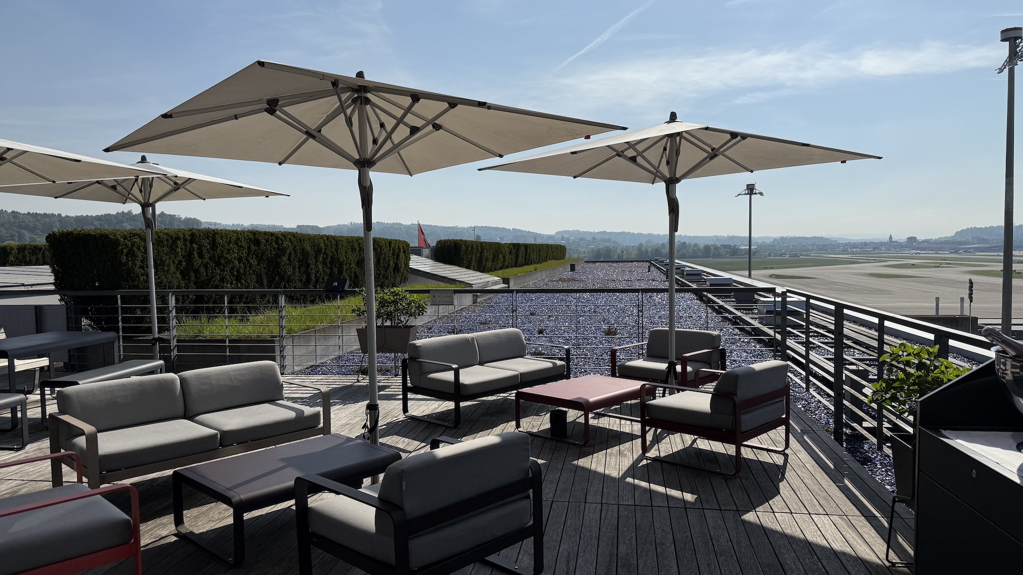 Swiss First Class Lounge Zürich E-Gates Terrasse