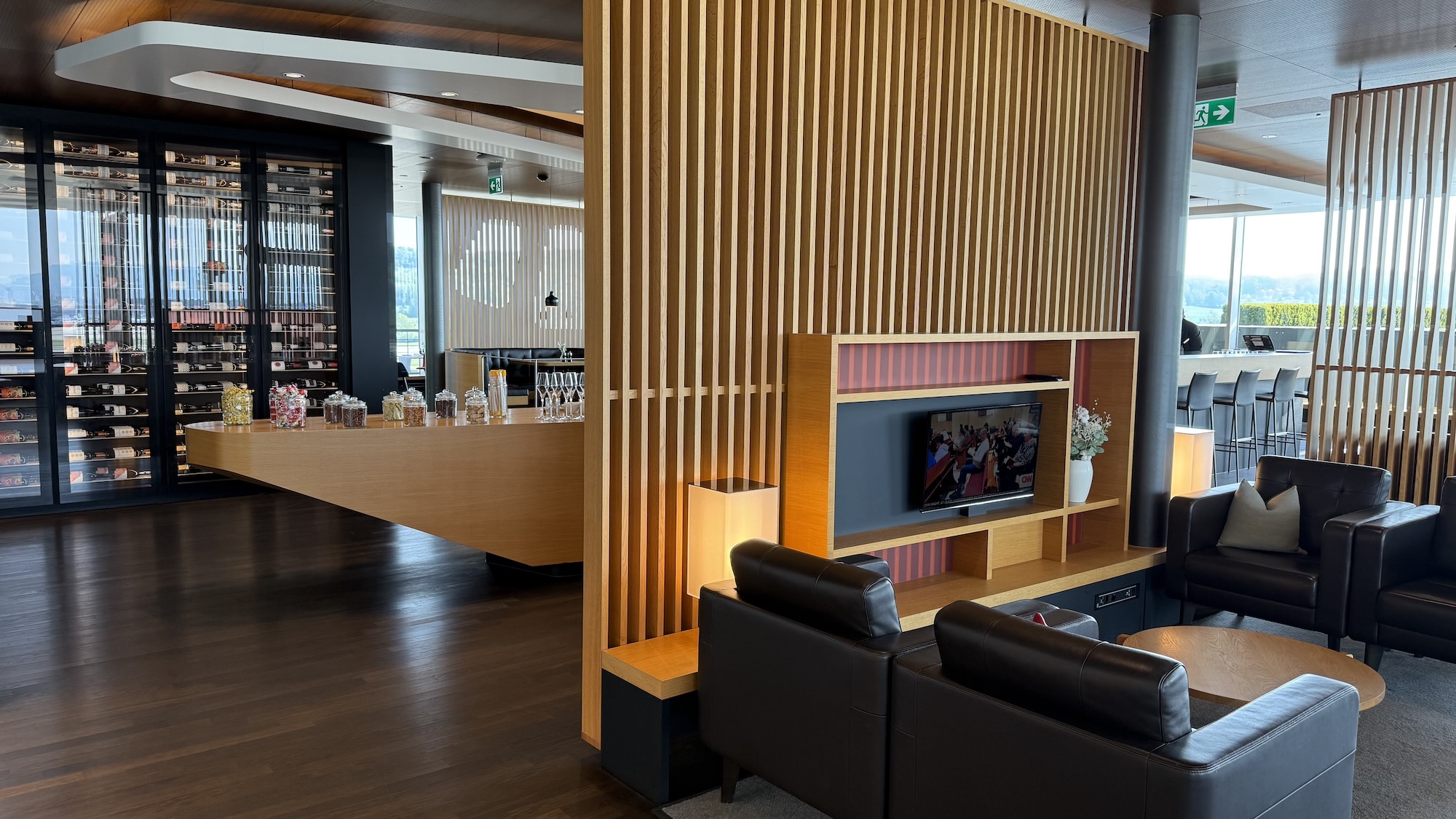 Swiss Lounge Zürich, First Class bei den E-Gates Sitzbereiche