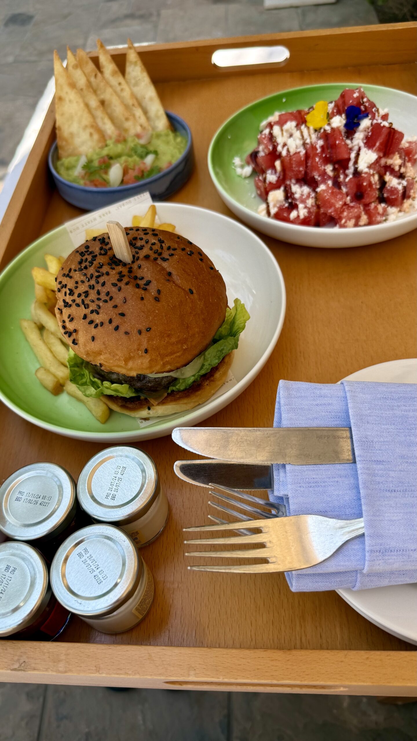 Poolbereich im Park Hyatt Dubai Food