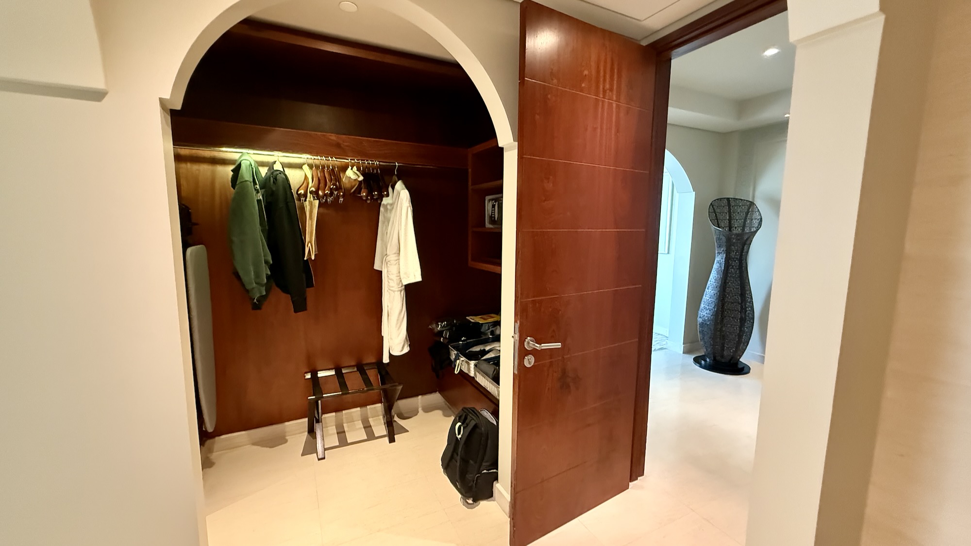 Kleiderschrank