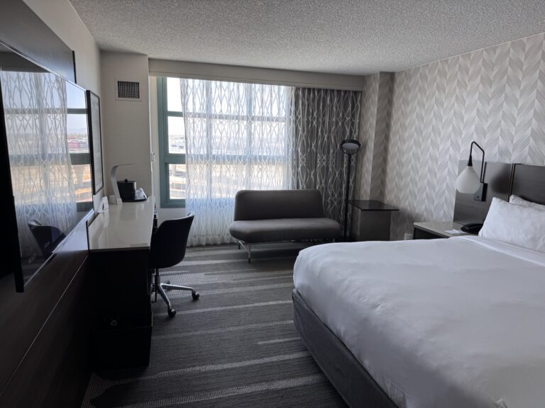 Renaissance LAX Hotel Zimmer