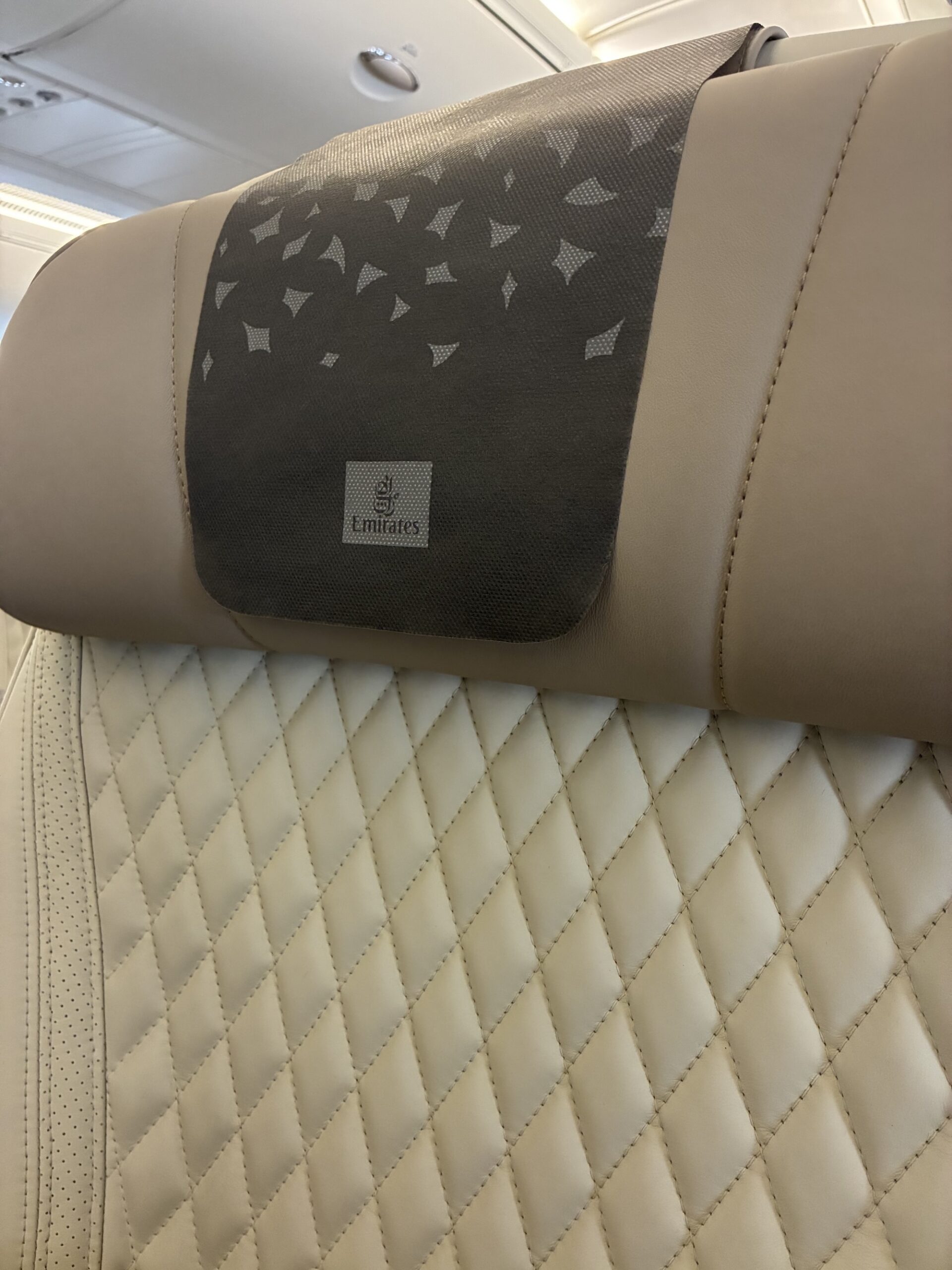 Emirates A380 Premium Economy Sitz Kopfstütze