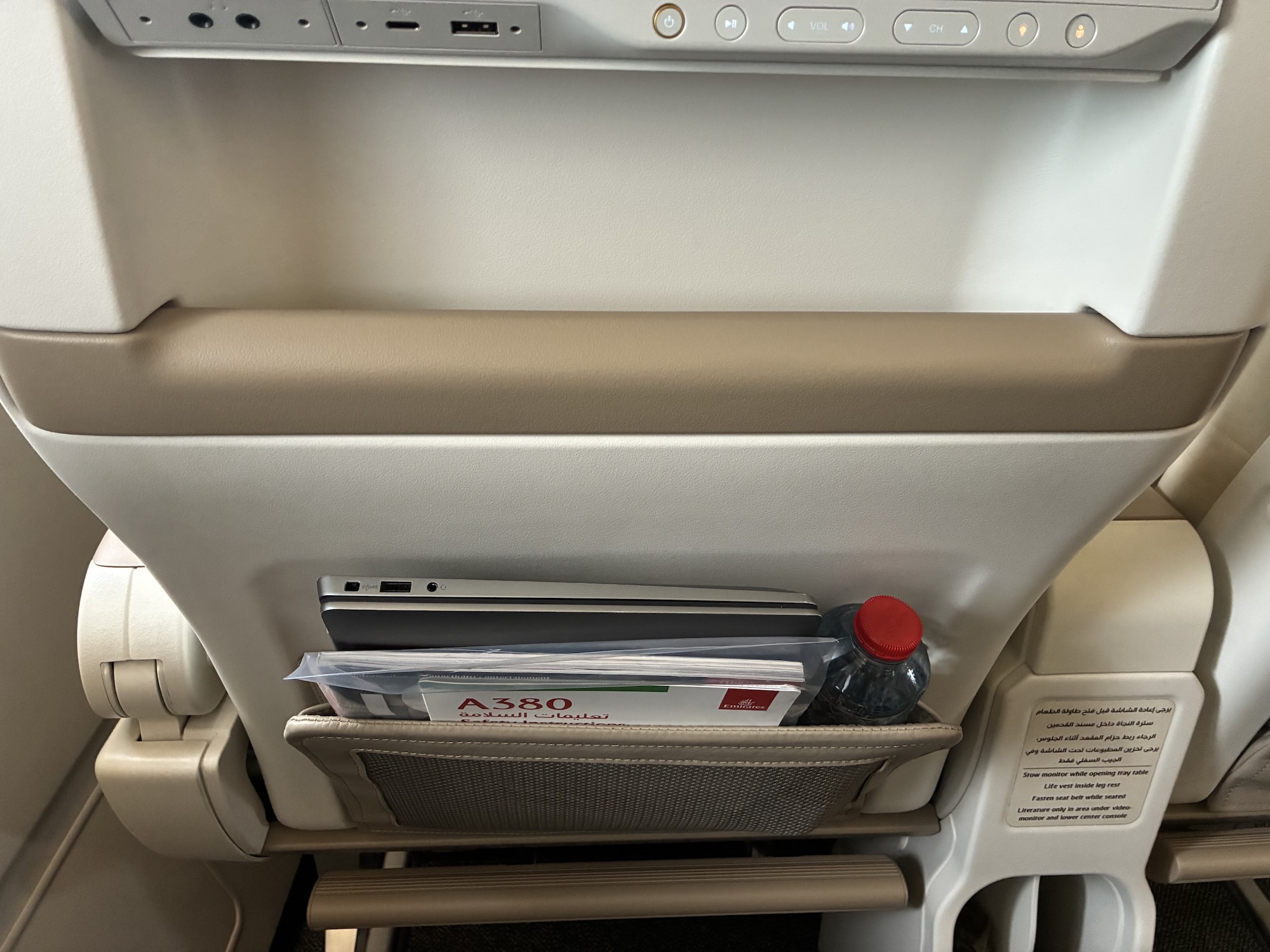 Emirates A380 Premium Economy Sitztasche